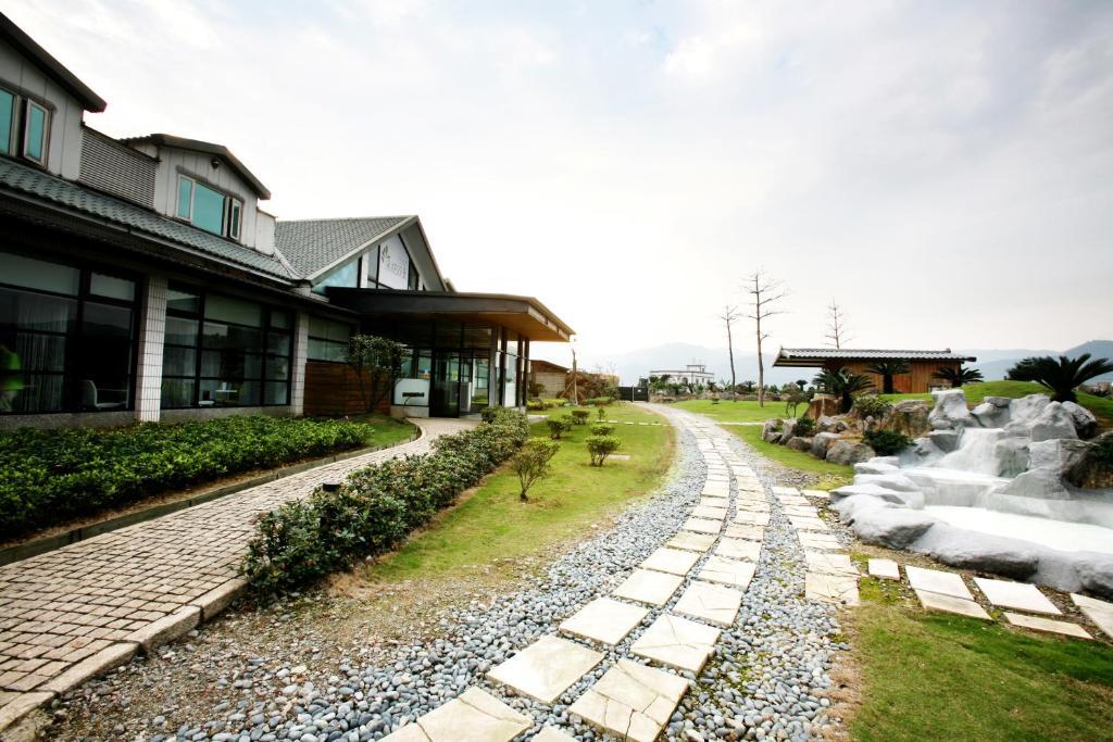 Chat Hot Spring Resort Ťi-lung Exteriér fotografie