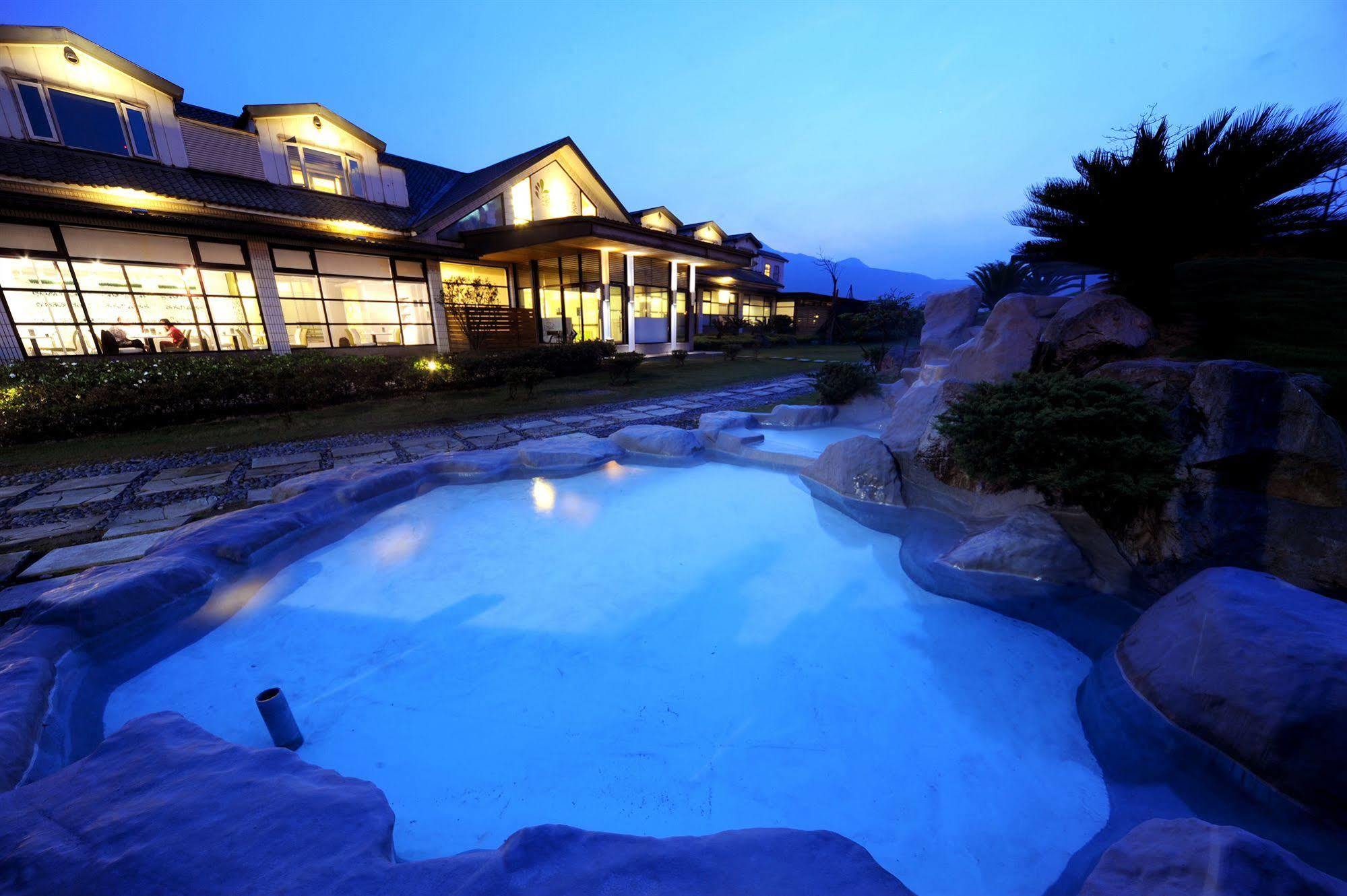 Chat Hot Spring Resort Ťi-lung Exteriér fotografie